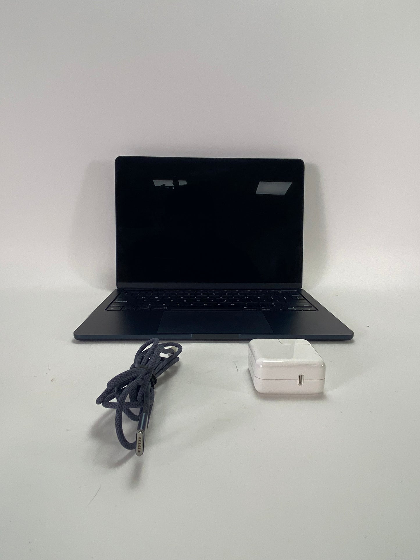 2022 Apple MacBook Air 13.6" M2 8C GPU 3.5GHz 8GB RAM 256GB SSD A2681