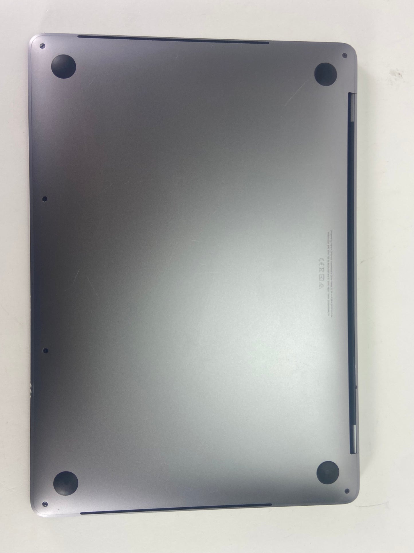 2020 Apple MacBook Pro 13.3" i5 2.0GHz 16GB RAM 500GB SSD Space Gray A2251