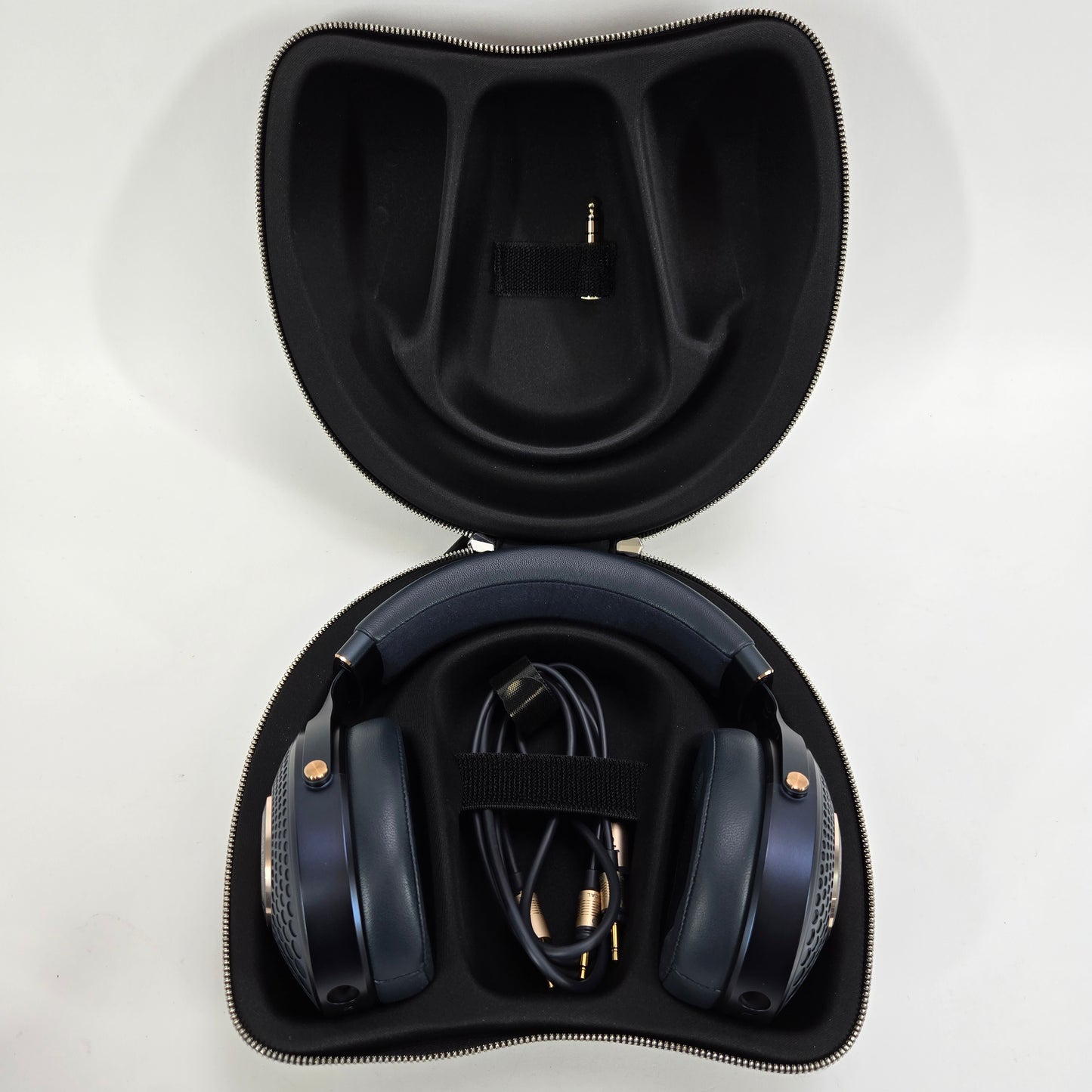 Focal Celestee High-End Closed-Back Wired Headphones Navy Blue/Copper ECELCAS101