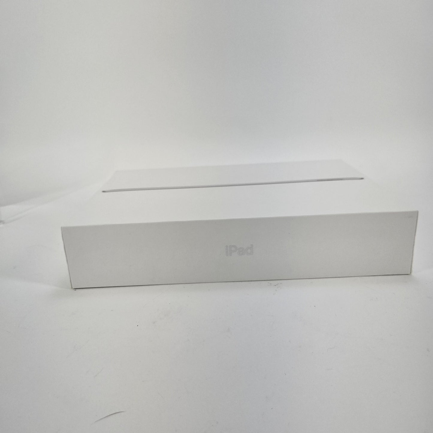 Unlocked Apple iPad 9th Gen 64GB 16.7.1 Silver A2603