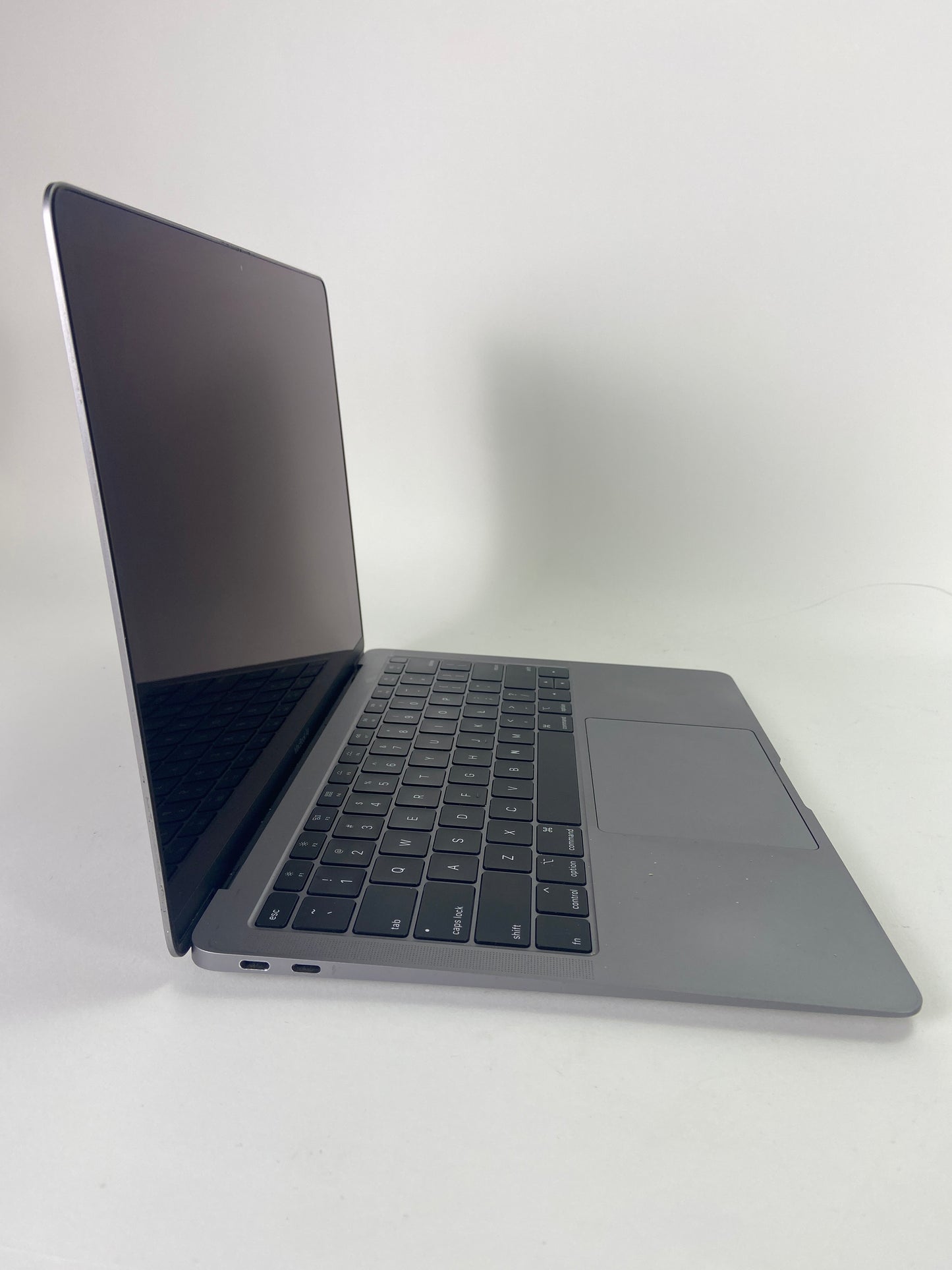 2018 Apple MacBook Air 13.3" i5 1.6GHz 8GB RAM 250GB SSD Space Gray A1932
