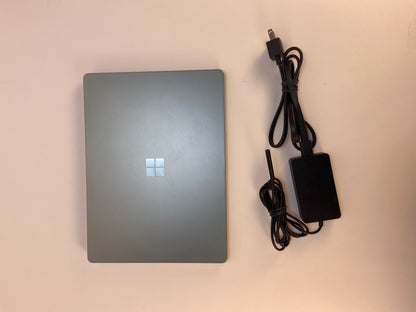 Microsoft Surface Laptop Go 3  2013 12.4" i5-1235U 2.5GHz 8GB RAM 256GB SSD