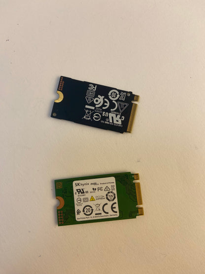 Lot of 2 Samsung and SK Hynix  M.2 128GB NVMe SSD