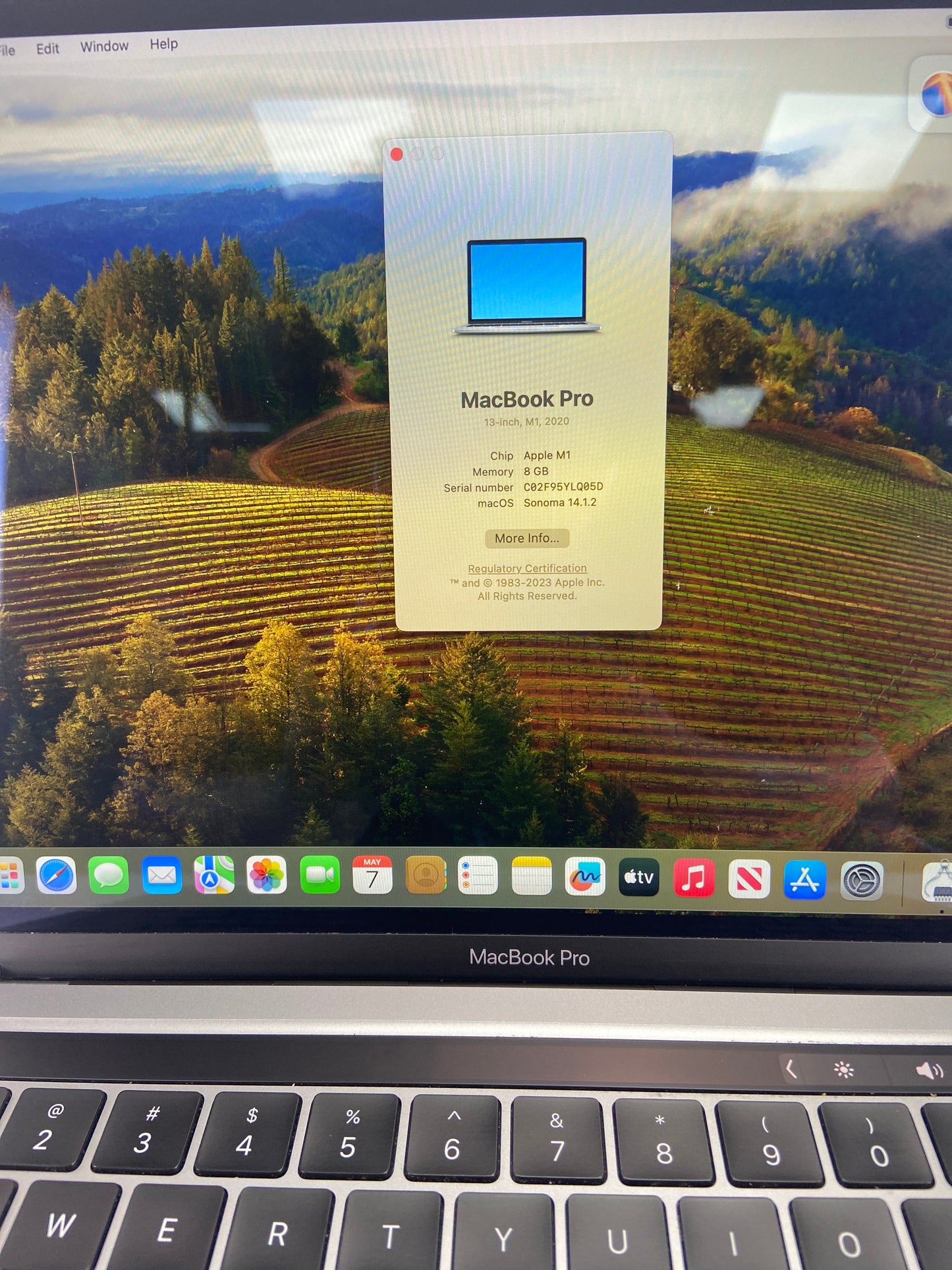 2020 Apple MacBook Pro 13.3" M1 8C GPU 3.2GHz 8GB RAM 256GB SSD A2338 [Scuffed]