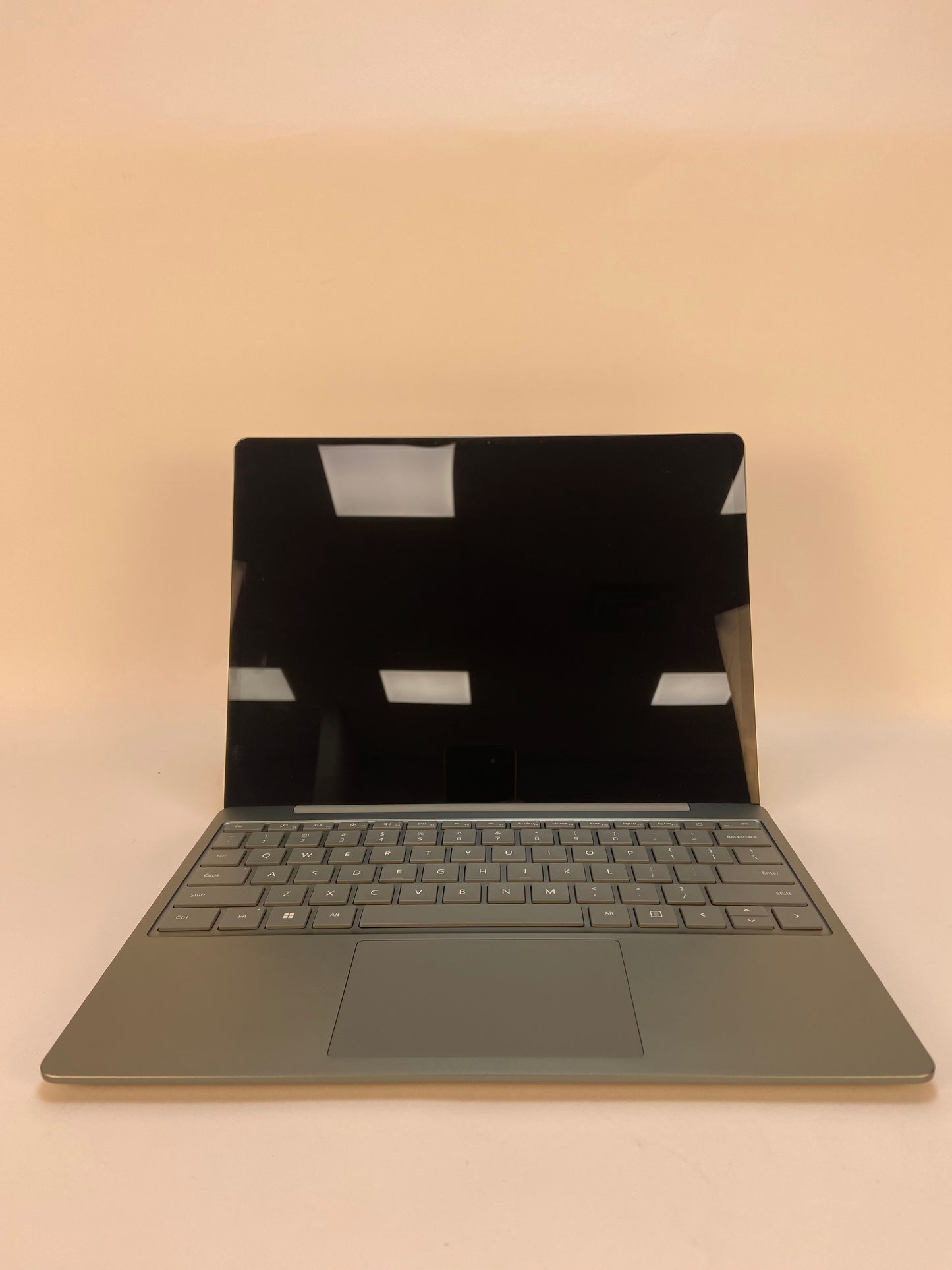 Microsoft Surface Laptop Go 3  2013 12.4" i5-1235U 2.5GHz 8GB RAM 256GB SSD