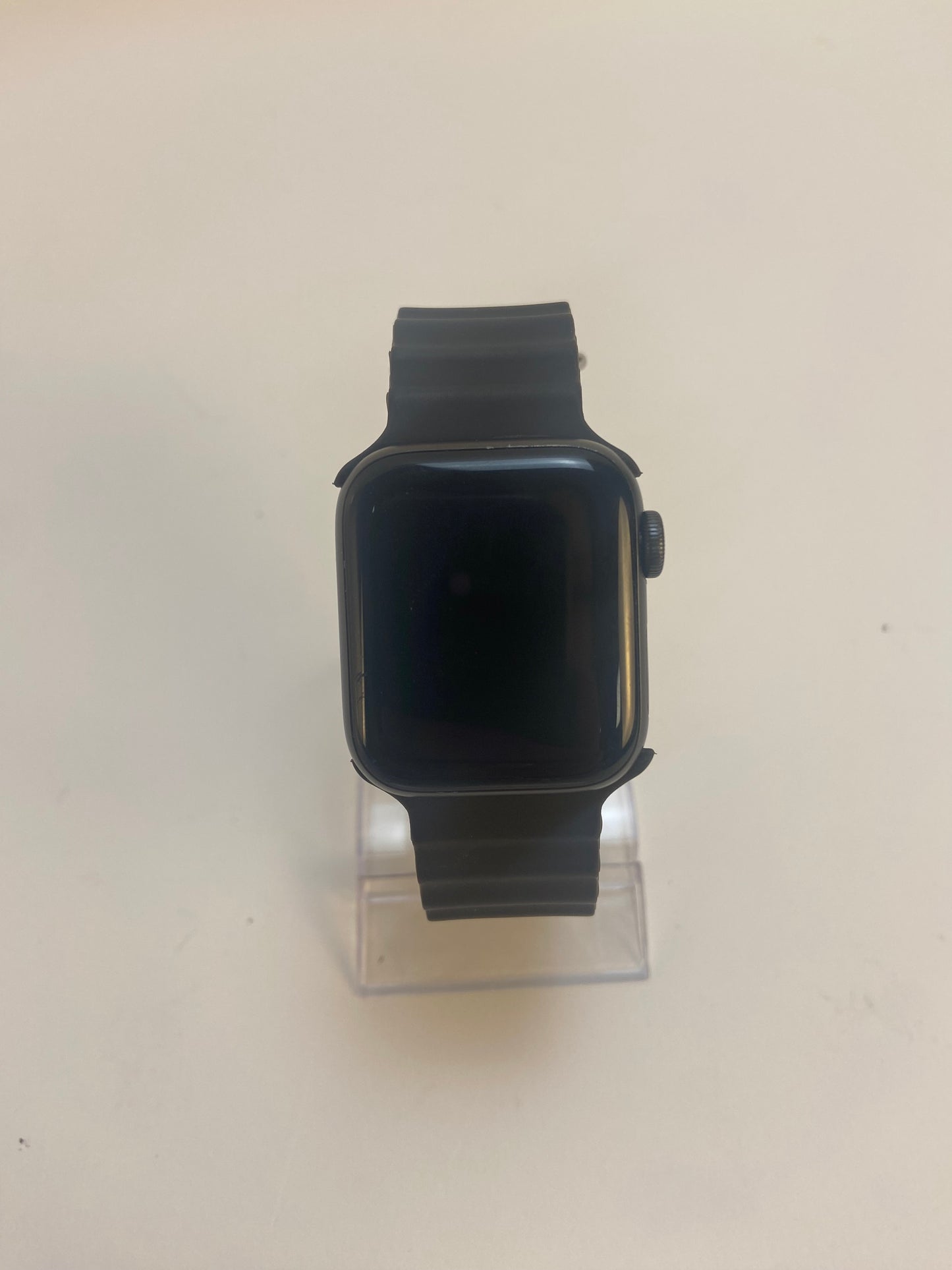 GPS Only Apple Watch SE 1st Gen 40MM Aluminum A2351