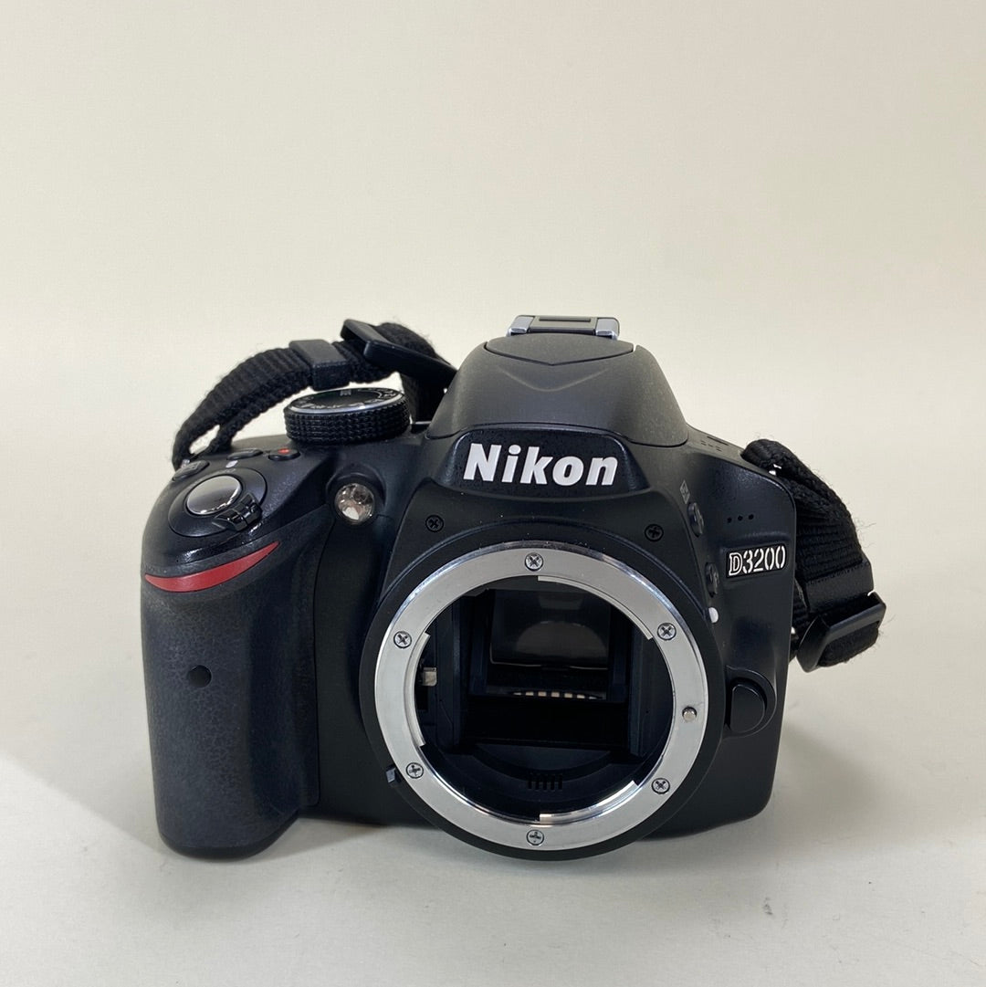 Nikon D3200 24.2MP Digital SLR DSLR Camera