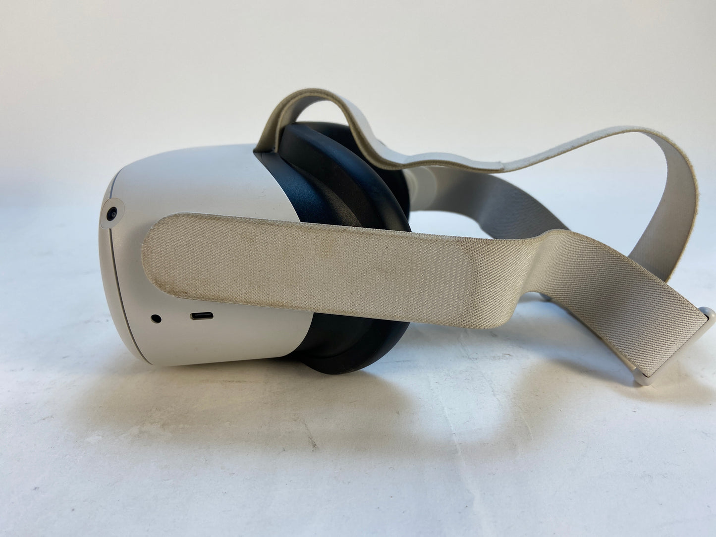 Meta Quest 2 64GB VR System KW49CM