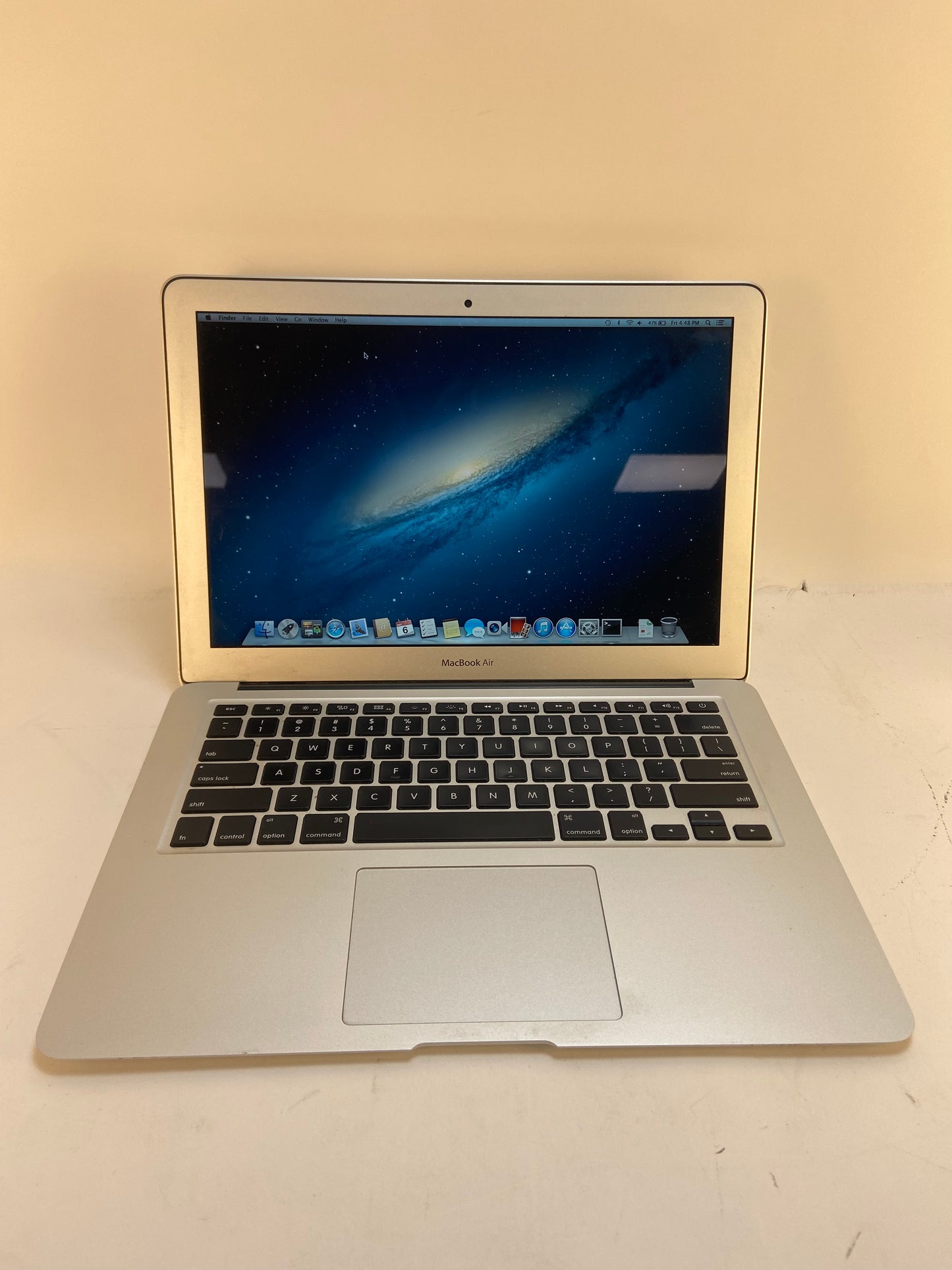 2013 Apple MacBook Air 13" i5 1.3GHz 4GB RAM 128GB SSD Silver A1466