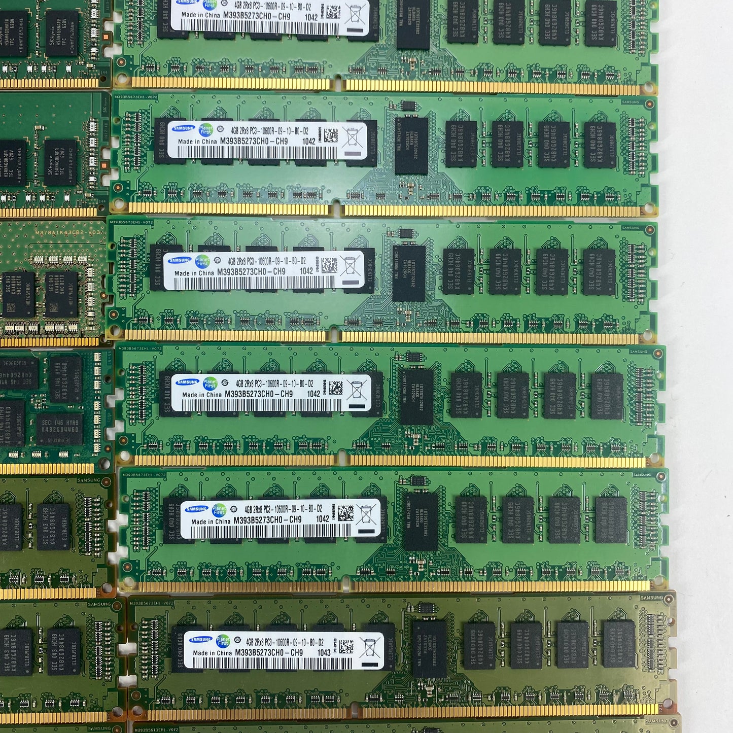 Lot Of DDR3/DDR4 Server Memory (Over 200GB, 54 Sticks)