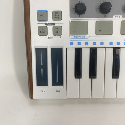 Arturia Minilab Universal MIDI Controller Keyboard