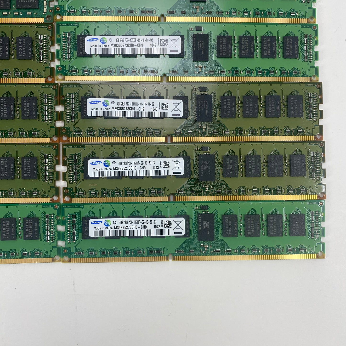 Lot Of DDR3/DDR4 Server Memory (Over 200GB, 54 Sticks)