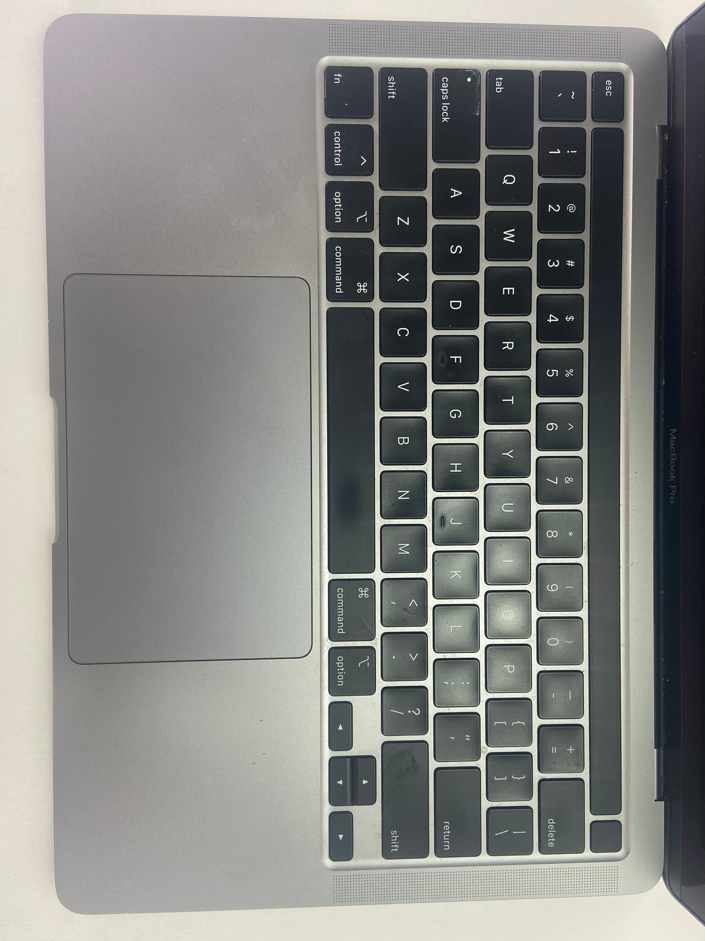 2020 Apple MacBook Pro 13.3" i5 2.0GHz 16GB RAM 500GB SSD Space Gray A2251