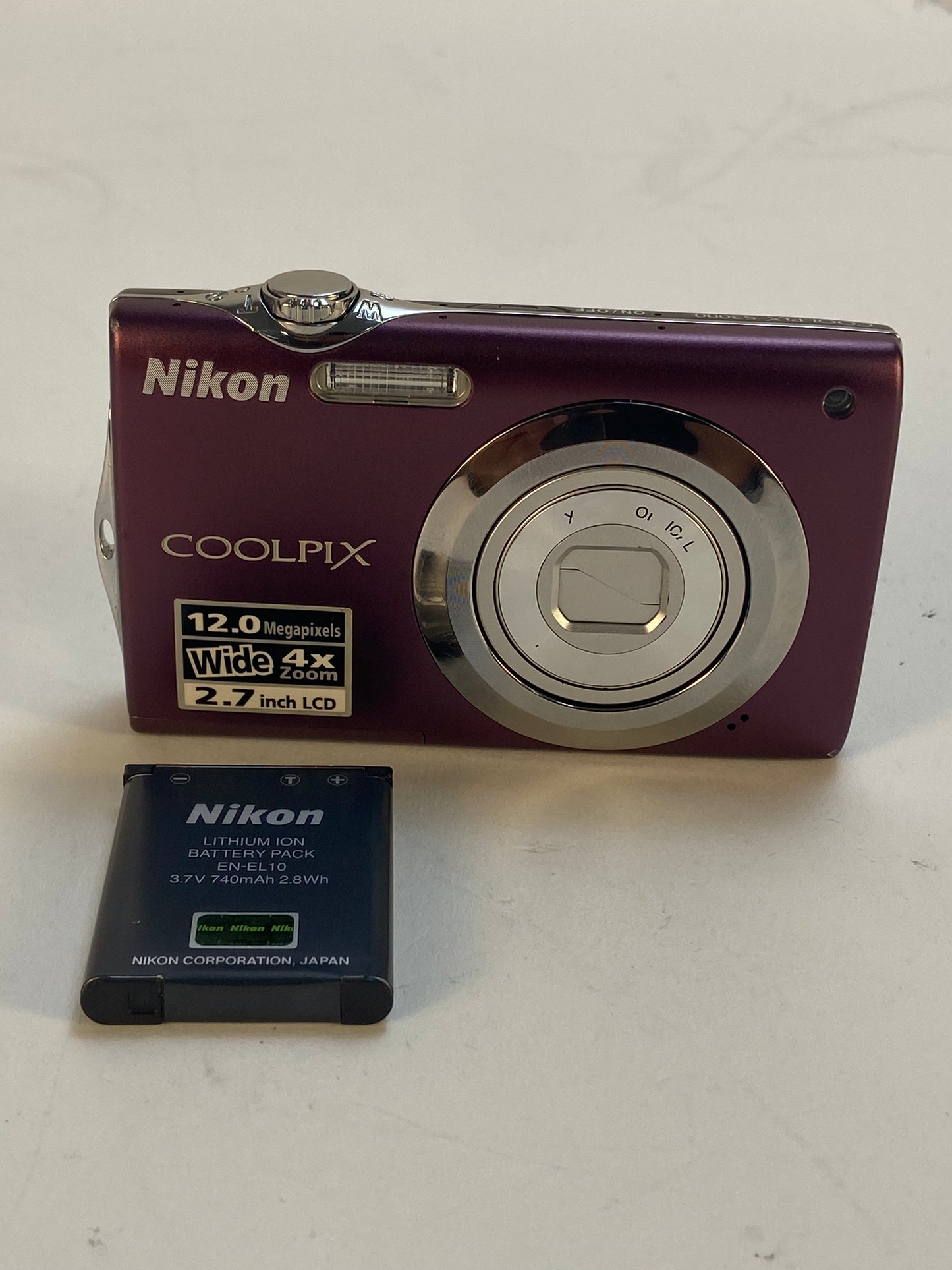 Faulty Lens Nikon COOLPIX S3000 12.0MP Digital Camera