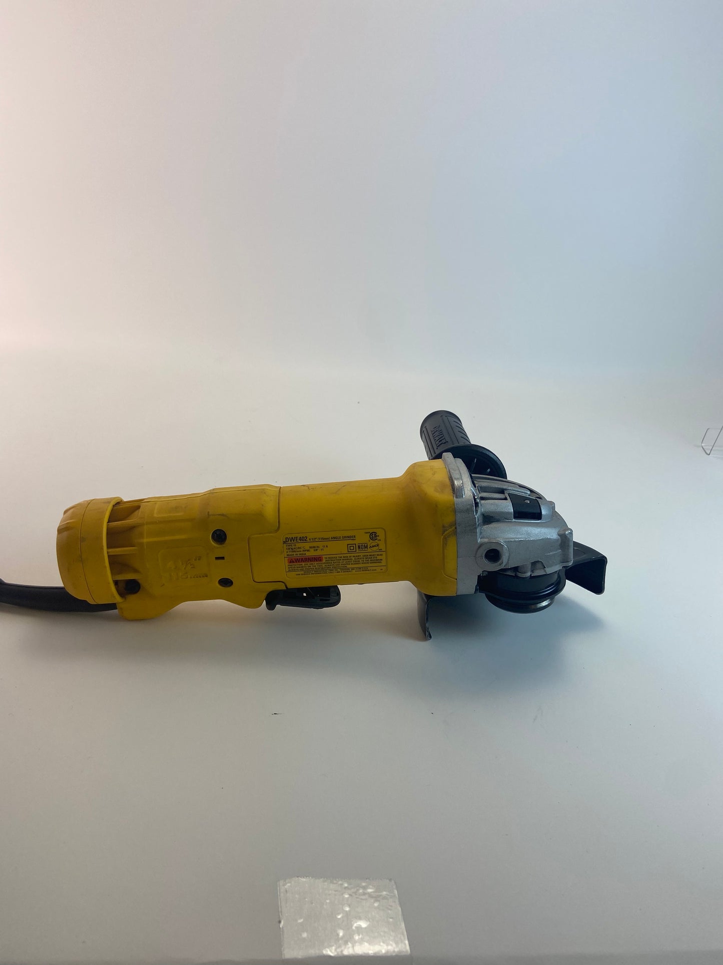 DeWalt DWE402 4-1/2 in. (115mm) Small Angle Grinder With Handle