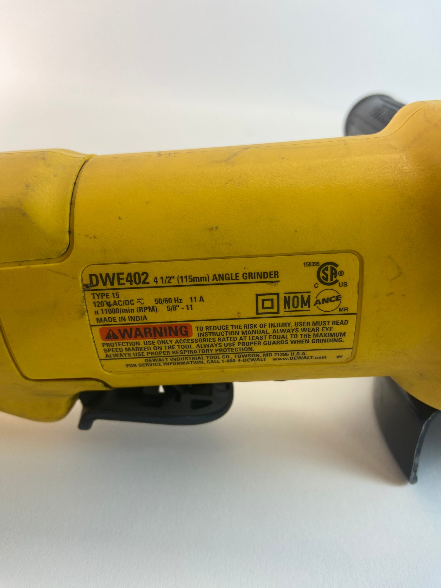 DeWalt DWE402 4-1/2 in. (115mm) Small Angle Grinder With Handle