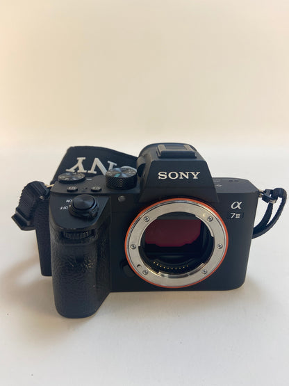 Sony Alpha 7 III 24.2MP Mirrorless Digital Camera N/a Shutter Count Body Only