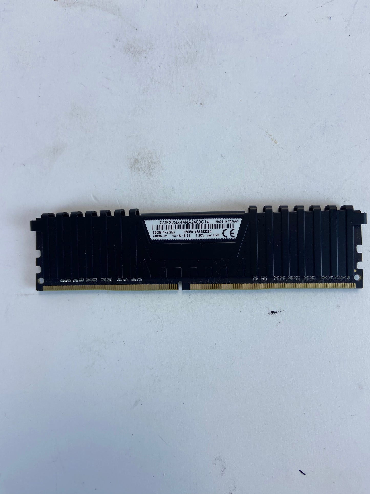 Corsair Vengeance LPX 32GB (4x8GB) DDR4 2400MHz CMK32GX4M4A2400C14