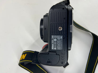 Nikon D90 12.3MP Digital Camera 12,535 Shutter Count Body Only