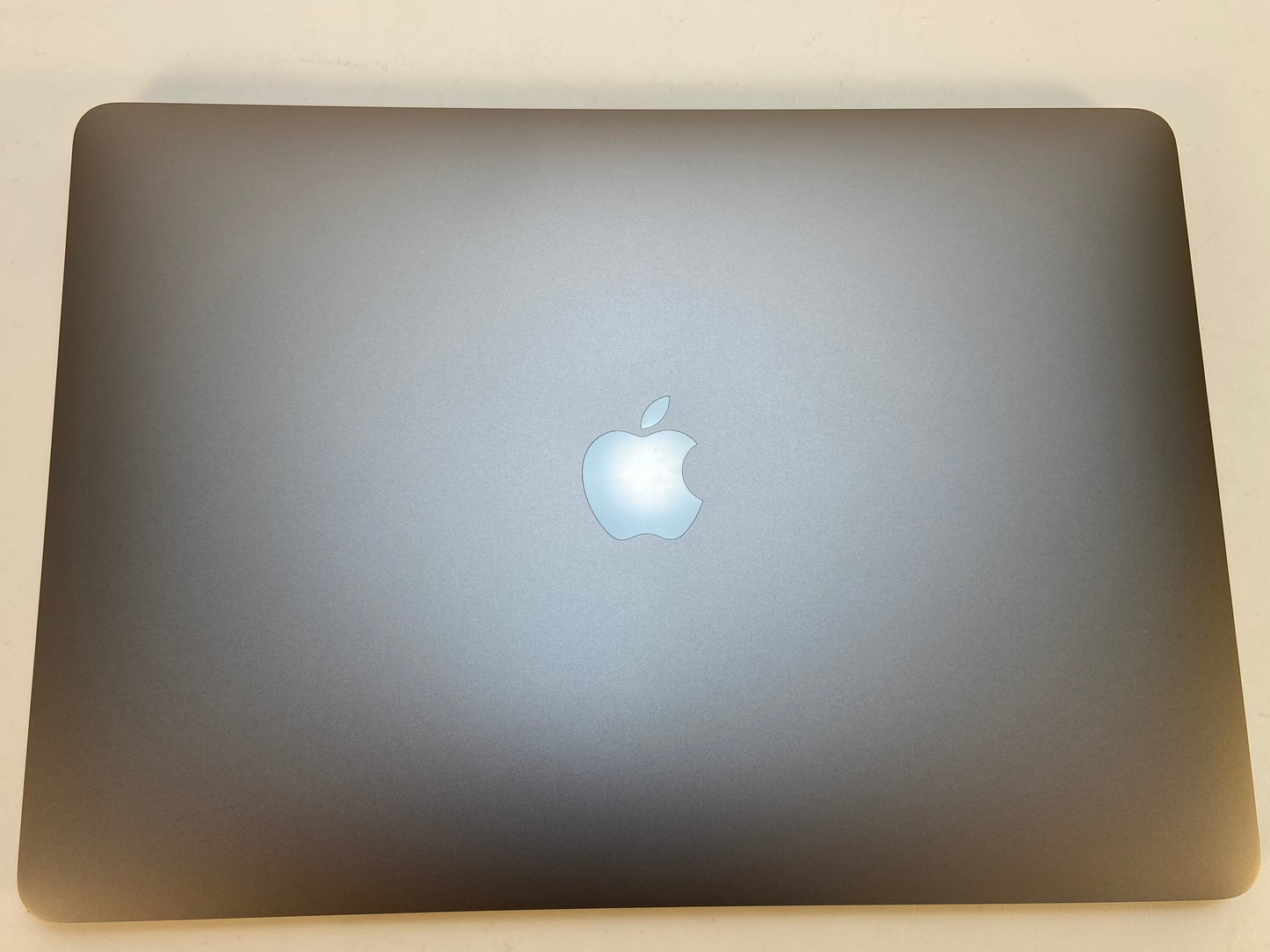 2019 Apple MacBook Air 13" i5 1.6GHz 8GB RAM 128GB SSD Space Gray A1932