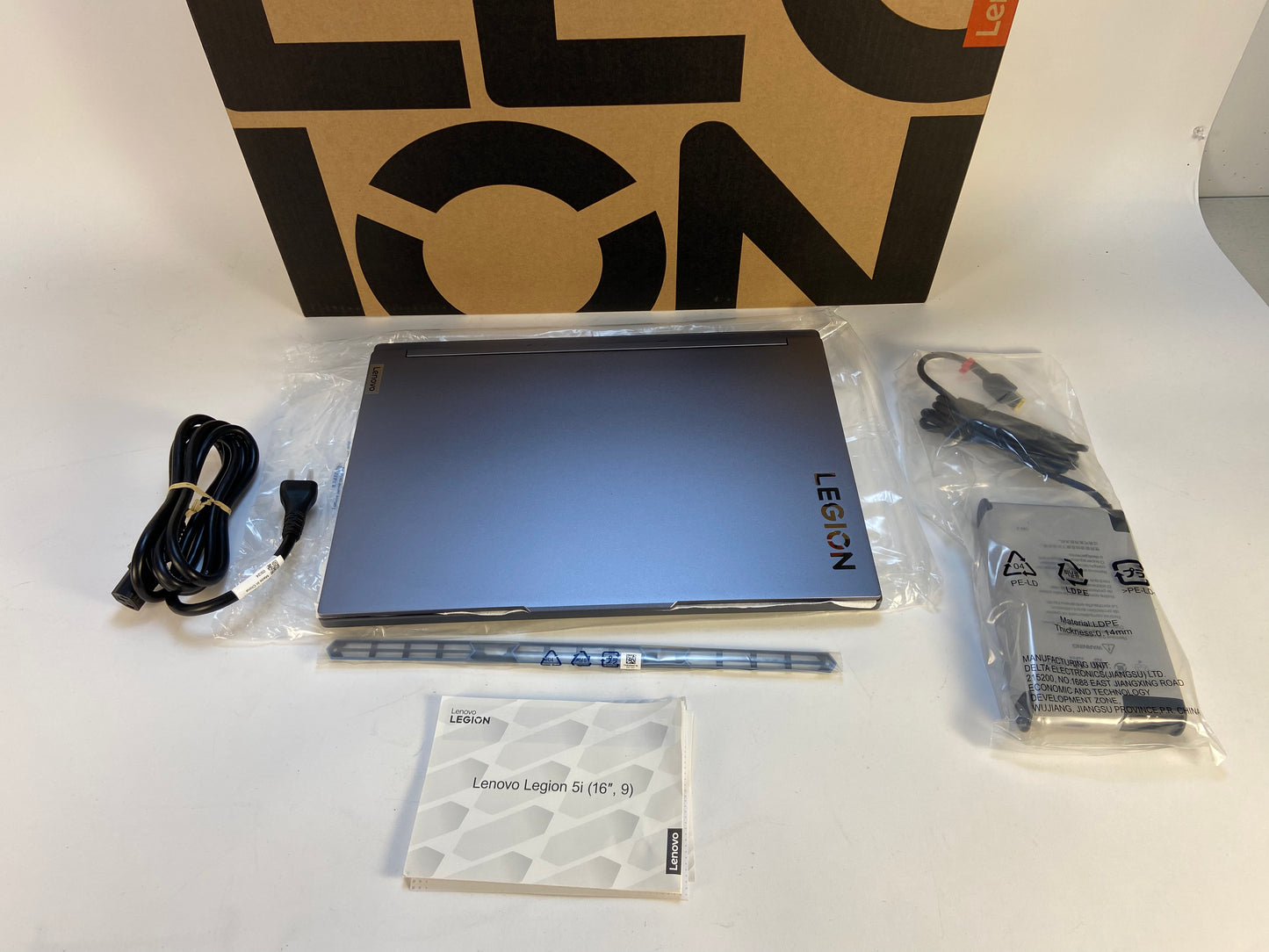 New Open Box Lenovo Legion 5 16IRX9 16" i7-14650HX 16GB RAM 512GB NVME GeForce RTX 4060