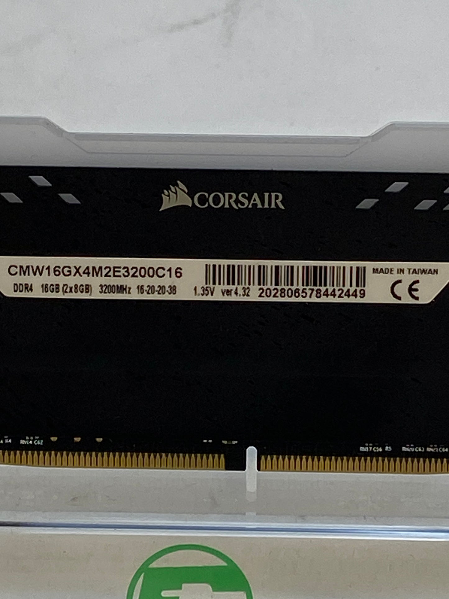 Corsair Vengeance RGB Pro 16GB (2x8GB) RAM DDR4 3200MHz CMW16GX4M2E3200C16