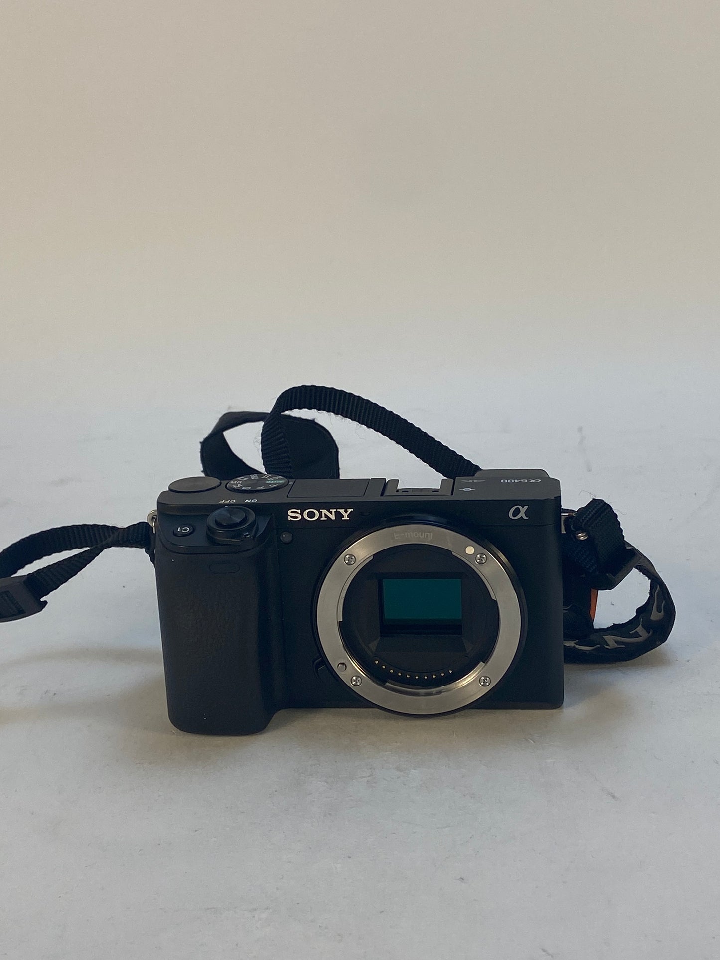 Sony Alpha A6400 20.1MP Mirrorless Digital Camera Unable to obtain Shutter Count